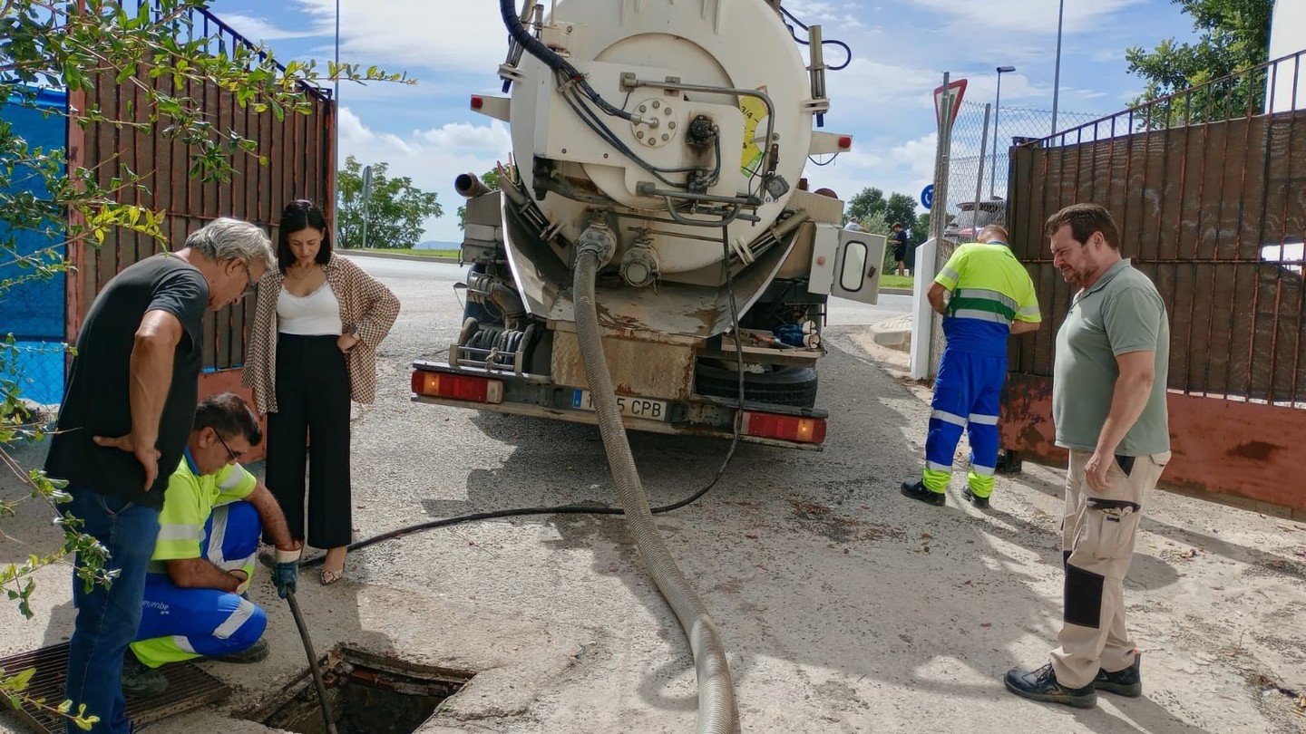Solventado el problema de atasco en una red de saneamiento de Jédula