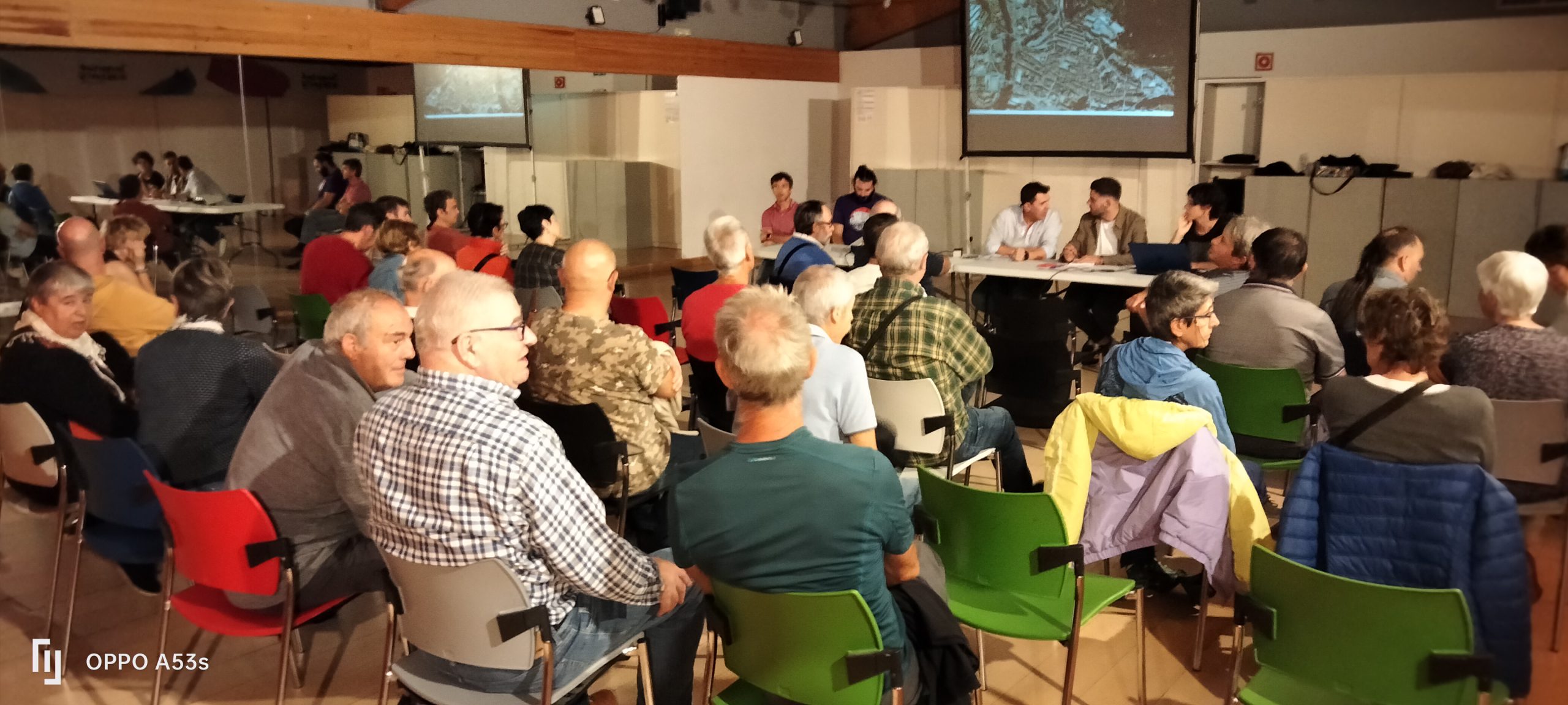 Unas 60 personas asisten a la presentación pública del proceso participativo para crear una comunidad energética en el Barrio de Lizarra – Ayuntamiento Estella-Lizarra Udala