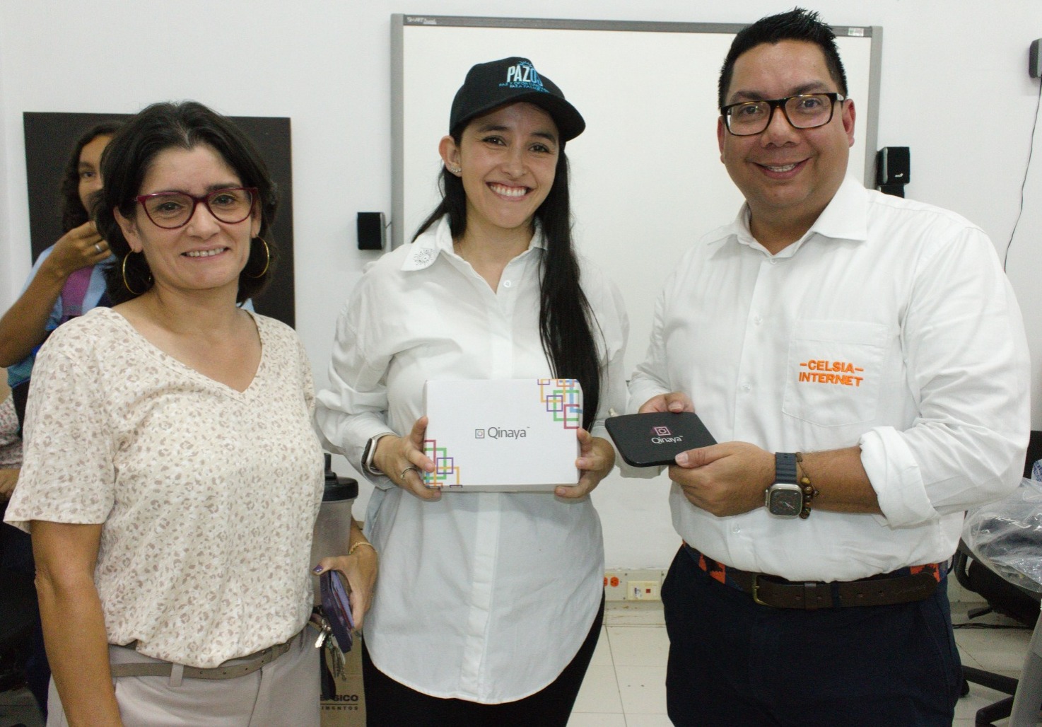 ¡Gracias a Pazos! Entregamos alrededor de 70 equipos que transforman cualquier pantalla en un computador a jóvenes de Palmira -