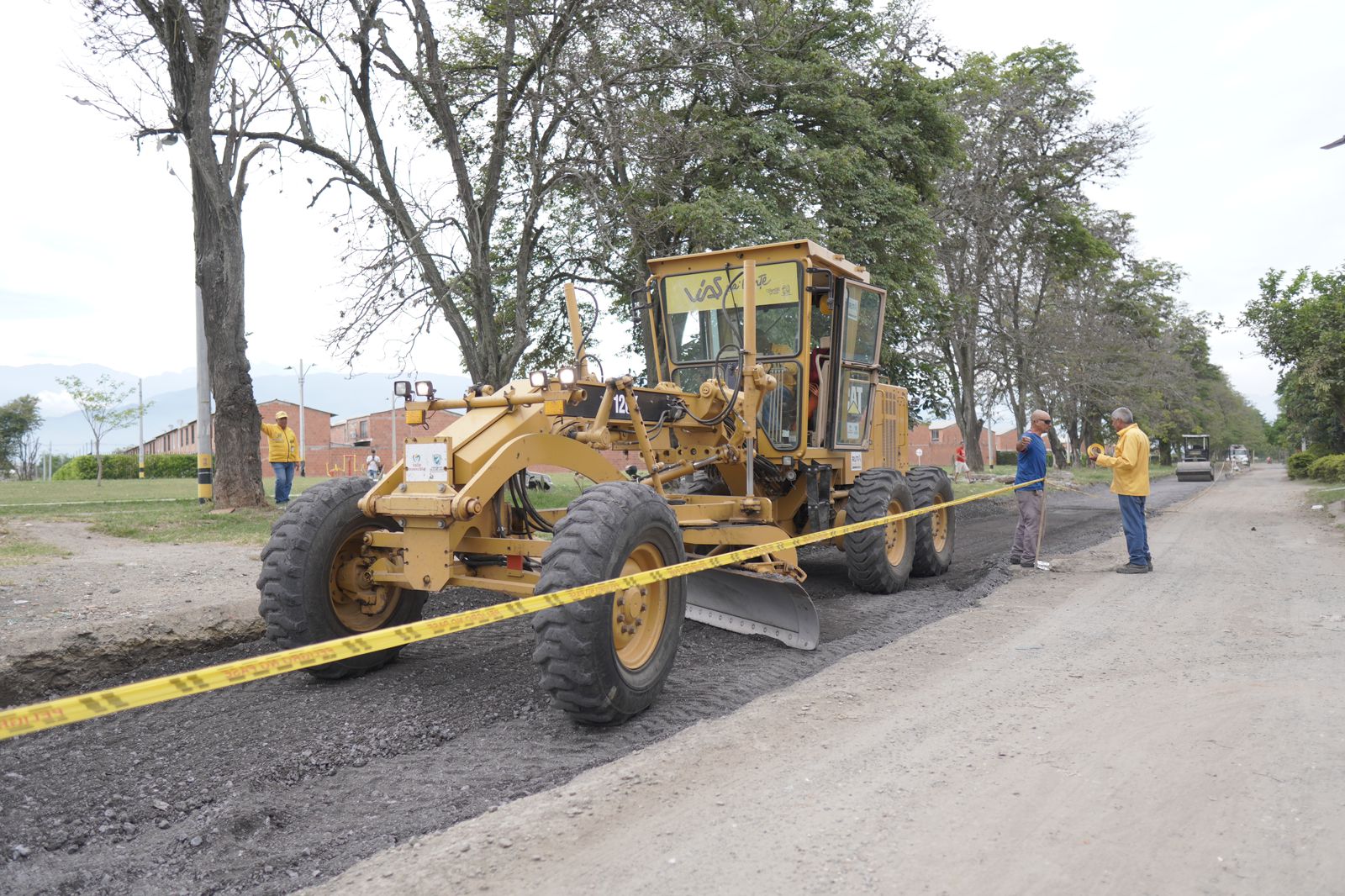 ¡La obra de pavimentación de la transversal 16 en El Sembrador avanza con éxito! -