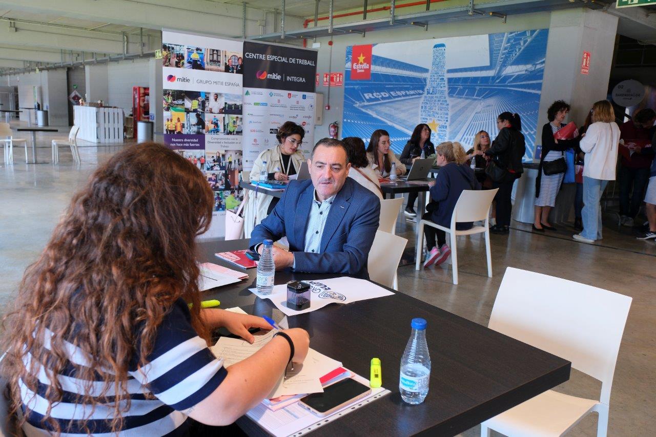 15 empresas y 160 personas en búsqueda de empleo participan en la jornada Entrevista't