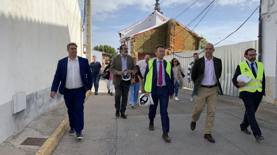 La Comunidad de Madrid inicia en Torrejón de Velasco la segunda fase de la operación asfaltado y acerado de las calles del casco antiguo