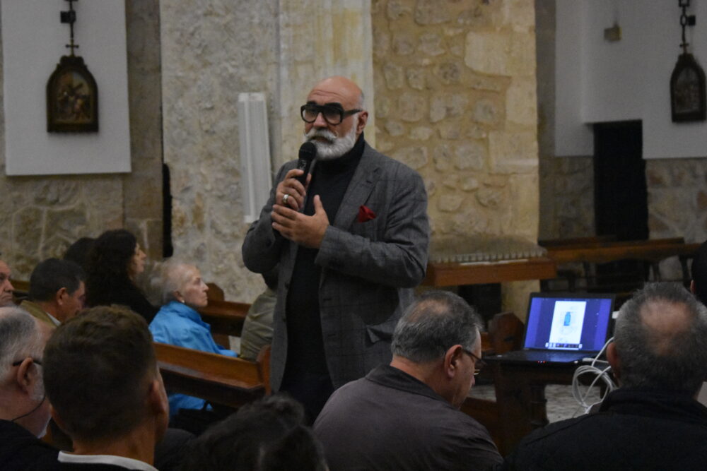 Mario López-Barrajón ahonda en la historia del surgimiento de la iglesia de Santiago de la Espada