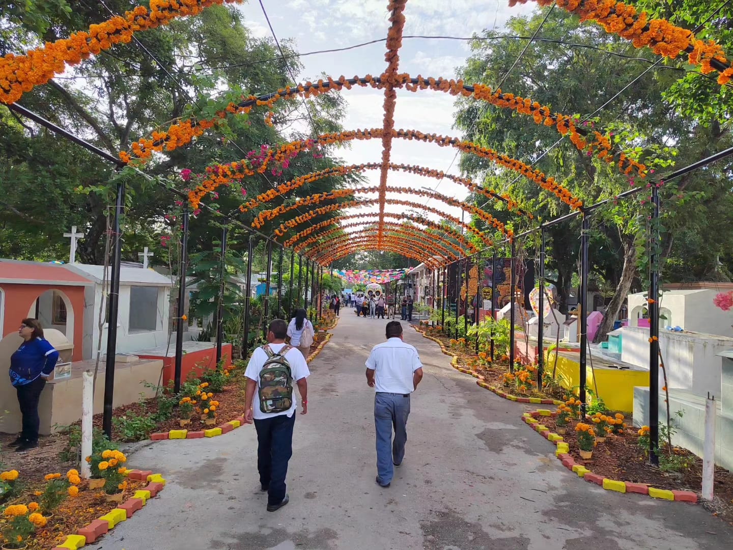 Comienza tradición de Día de Muertos en panteón municipal – H. Ayuntamiento de Solidaridad