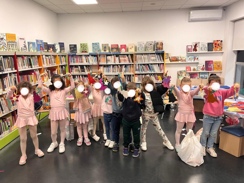 En marcha los talleres navideños de la biblioteca de Quintanar de la Orden