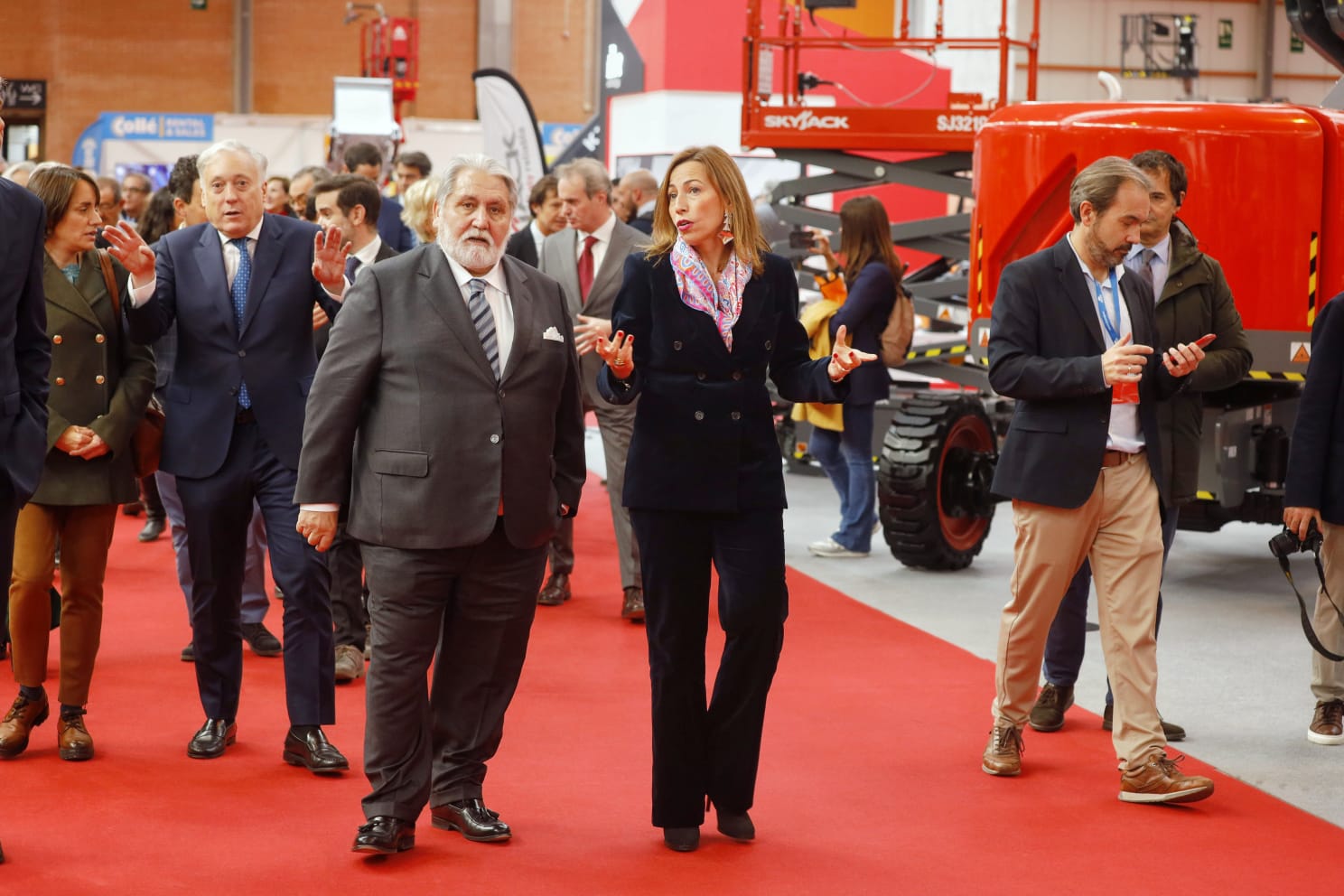 La Alcaldesa Natalia Chueca inaugura SMOPYC, La feria internacional referente en obra pública y construcción. Noticia. Ayuntamiento de Zaragoza