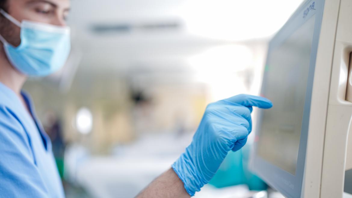 La Comunidad de Madrid refuerza los hospitales públicos con 1.800 profesionales sanitarios en su Plan de Invierno