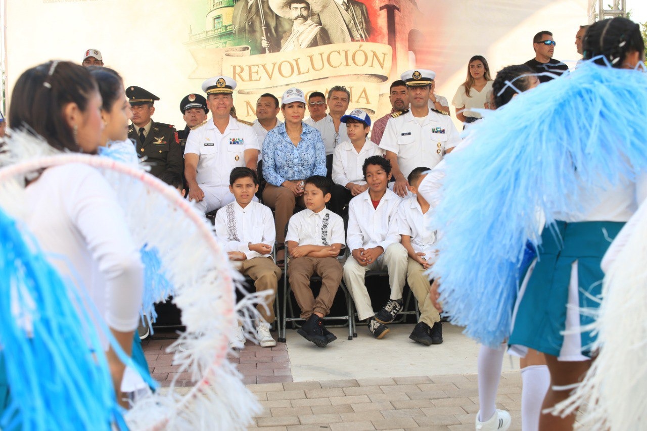 Participativo y vistoso desfile por el CXIII Aniversario de la Revolución Mexicana – H. Ayuntamiento de Solidaridad