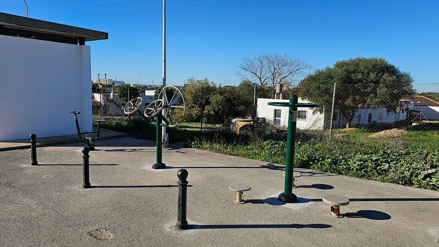 Puesto en marcha el nuevo parque biosaludable de la Vega de los Molinos