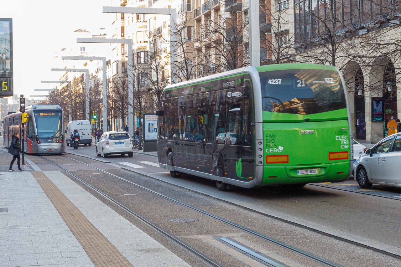 Aprobada la revisión de los cuadros de marcha de 11 líneas de bus, que se implantarán el 22 de enero. Noticia. Ayuntamiento de Zaragoza