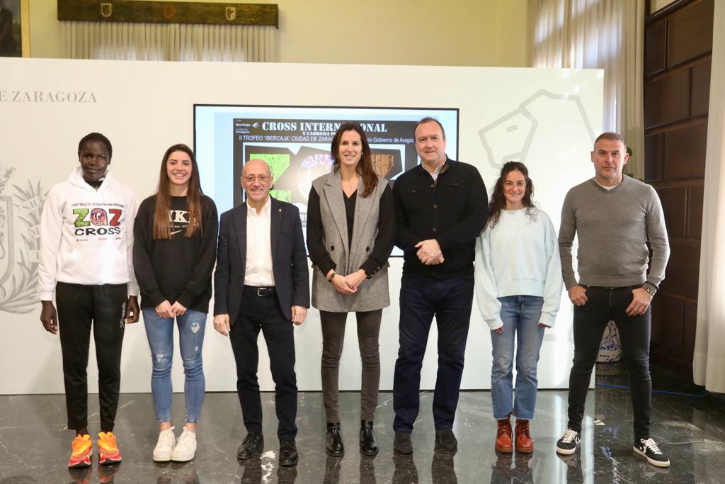 Atletas de ocho países se dan cita en el II Trofeo Ibercaja Ciudad de Zaragoza de Campo a Través. Noticia. Ayuntamiento de Zaragoza