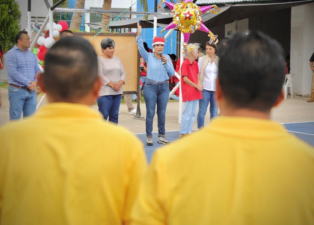 Convive Lili Campos con internos del Centro de Retención Municipal – H. Ayuntamiento de Solidaridad