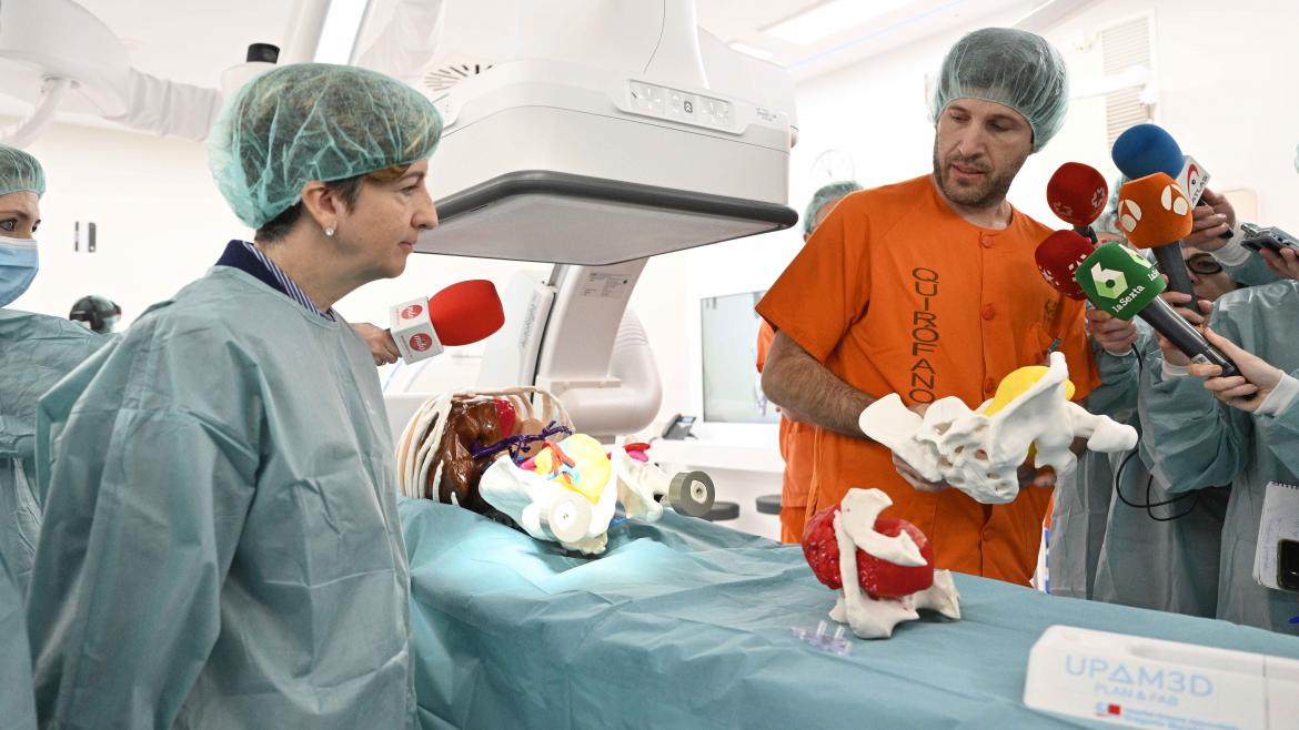 La Comunidad de Madrid abre el primer quirófano en el mundo con tecnología híbrida e impresión 3D