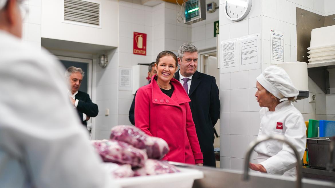 La Comunidad de Madrid transforma los comedores sociales en puntos activos de integración laboral y de acceso a recursos públicos