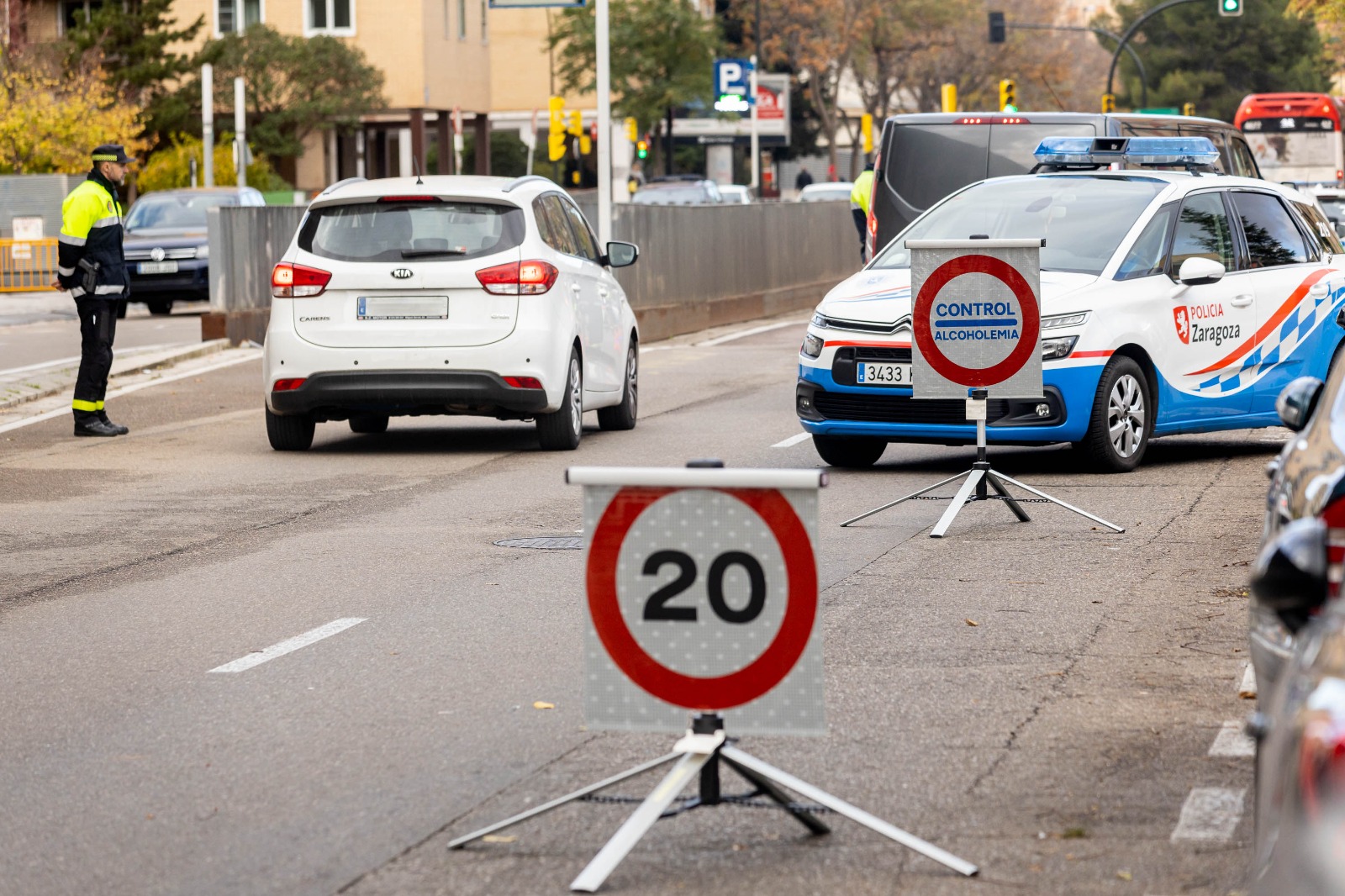 La Policía Local inicia una campaña especial de control de alcohol y drogas que se prolongará hasta después de Reyes. Noticia. Ayuntamiento de Zaragoza