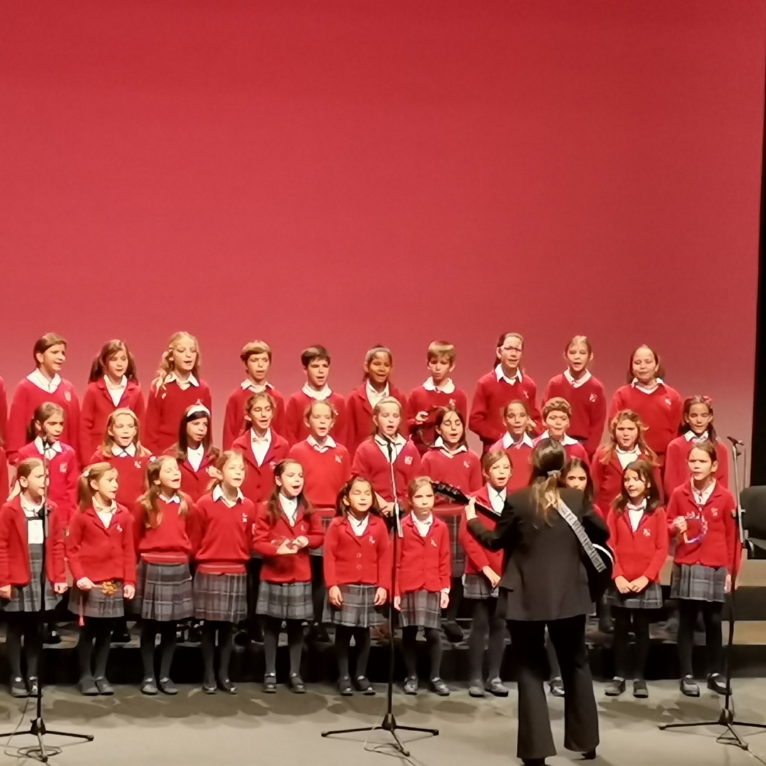 Los escolares de Torrelodones cantan a la Navidad