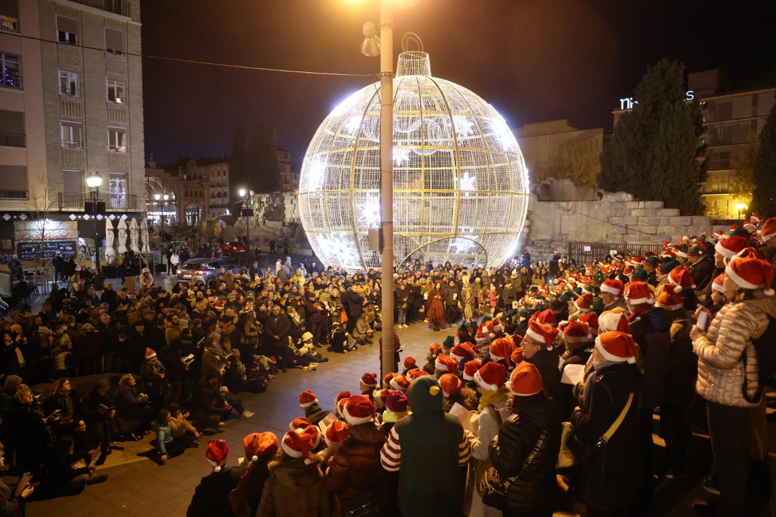 Más de 500 personas de la Universidad Popular de Zaragoza celebran la Navidad con villancicos. Noticia. Ayuntamiento de Zaragoza