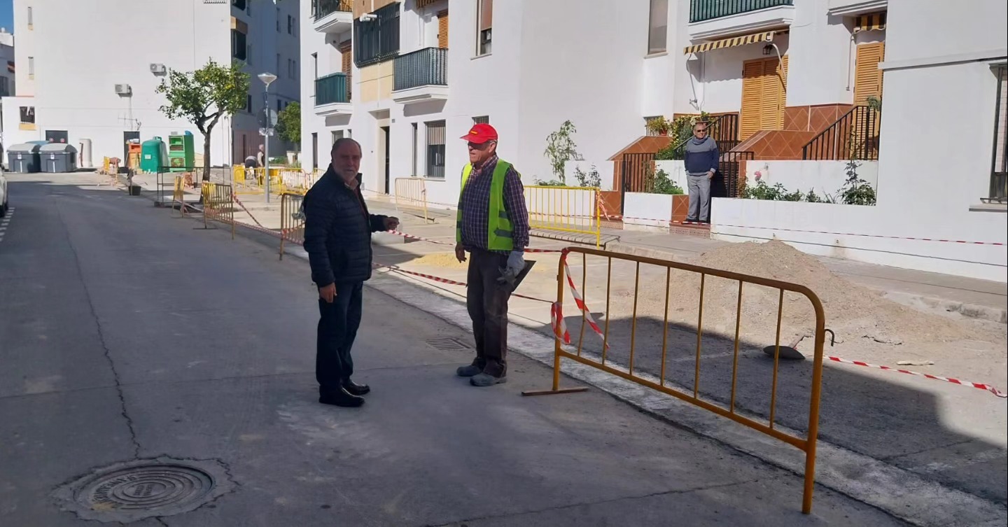 Obras para mejorar el alumbrado de la barriada Santa Isabel
