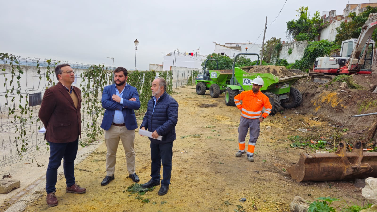 Se retoman los trabajos para crear aparcamientos en Caños Verdes