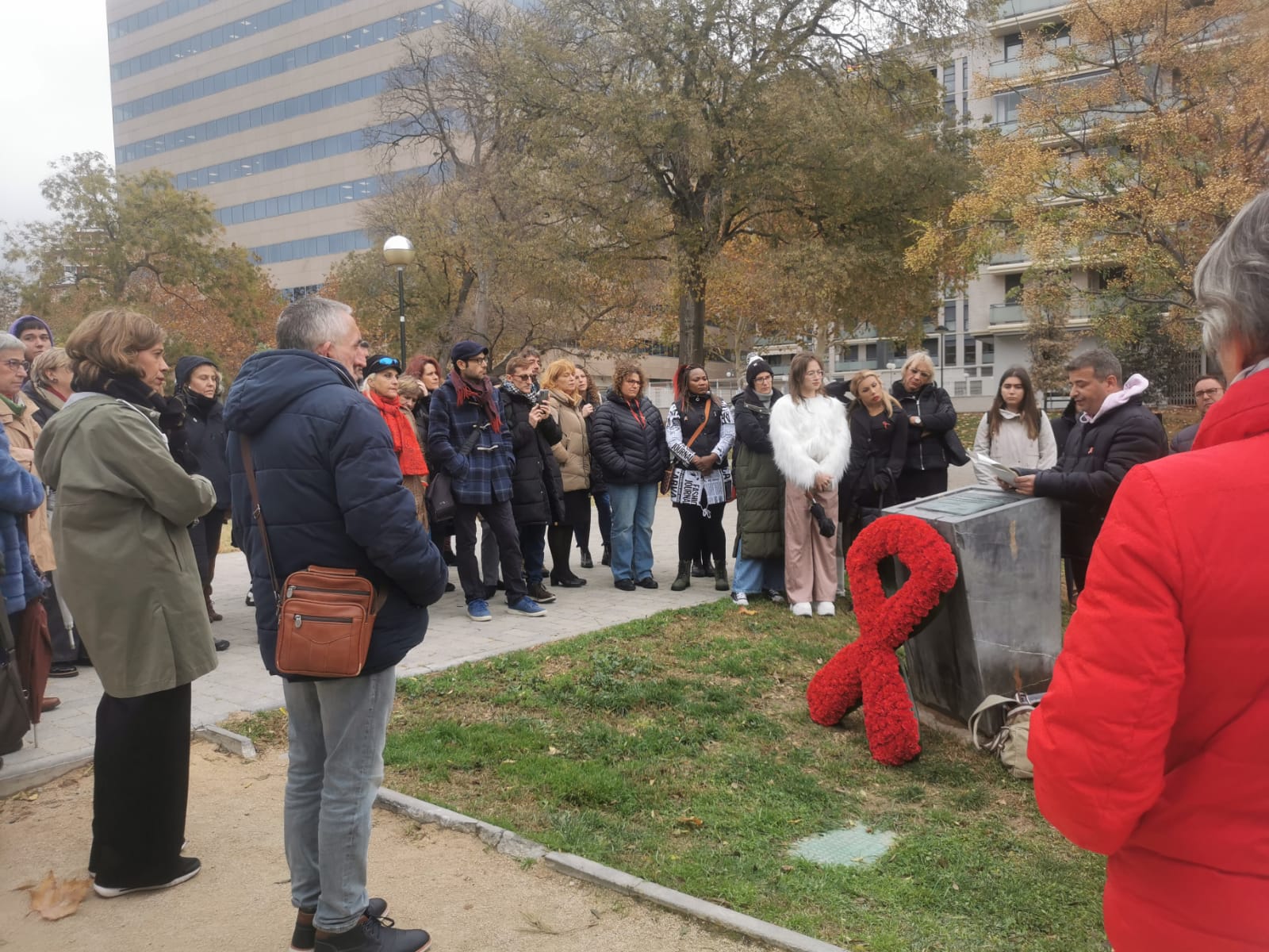 Zaragoza rinde homenaje a las personas afectadas por el SIDA. Noticia. Ayuntamiento de Zaragoza