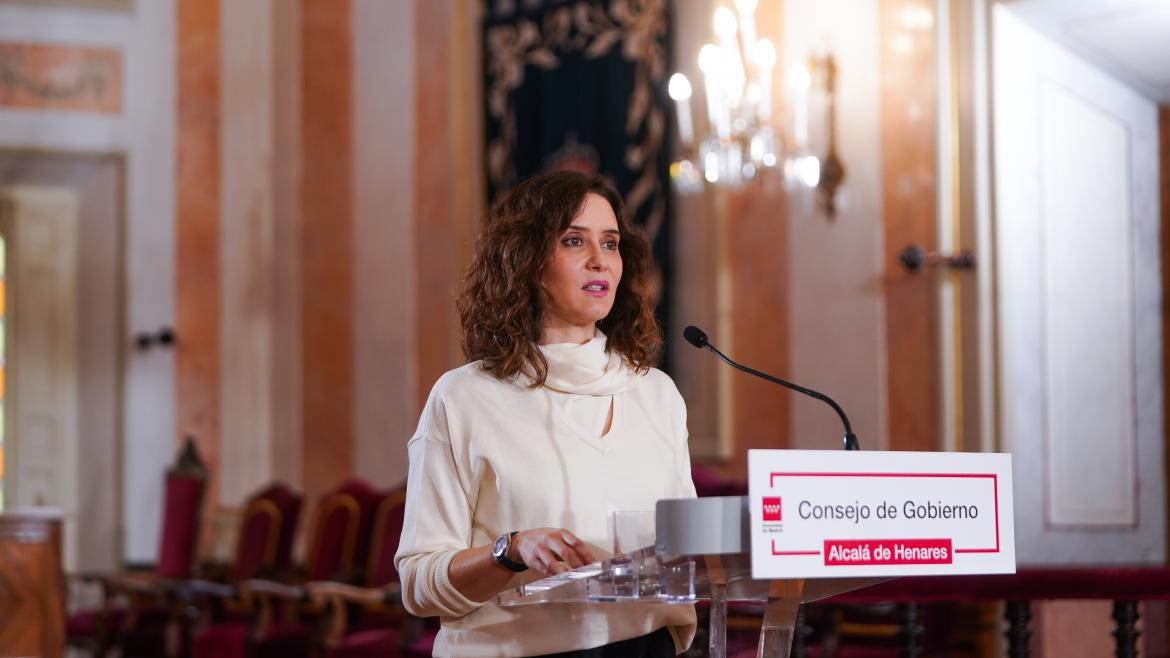 Díaz Ayuso exige al Gobierno central un plan detallado sobre la llegada de inmigrantes: “Vivimos un auténtico caos”
