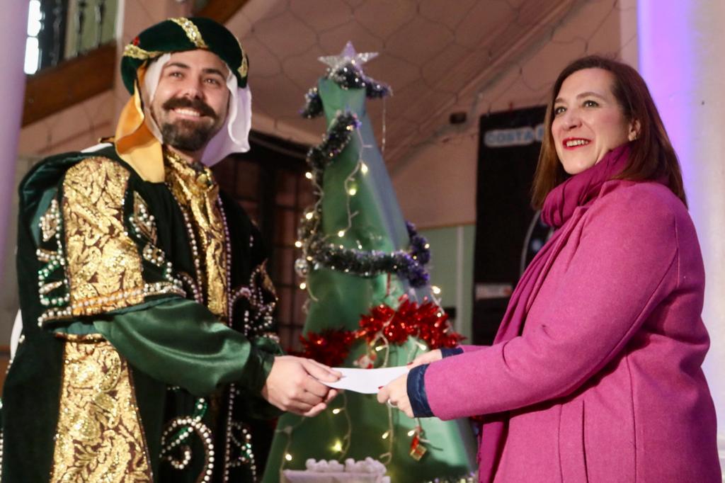 La alcaldesa de Zaragoza recibirá a los Reyes Magos de Oriente en el estadio municipal de la Romareda. Noticia. Ayuntamiento de Zaragoza