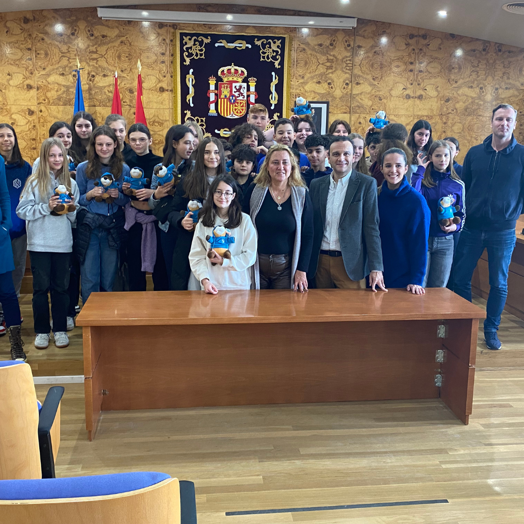 La alcaldesa recibe a un grupo de alumnos de Frankfurt
