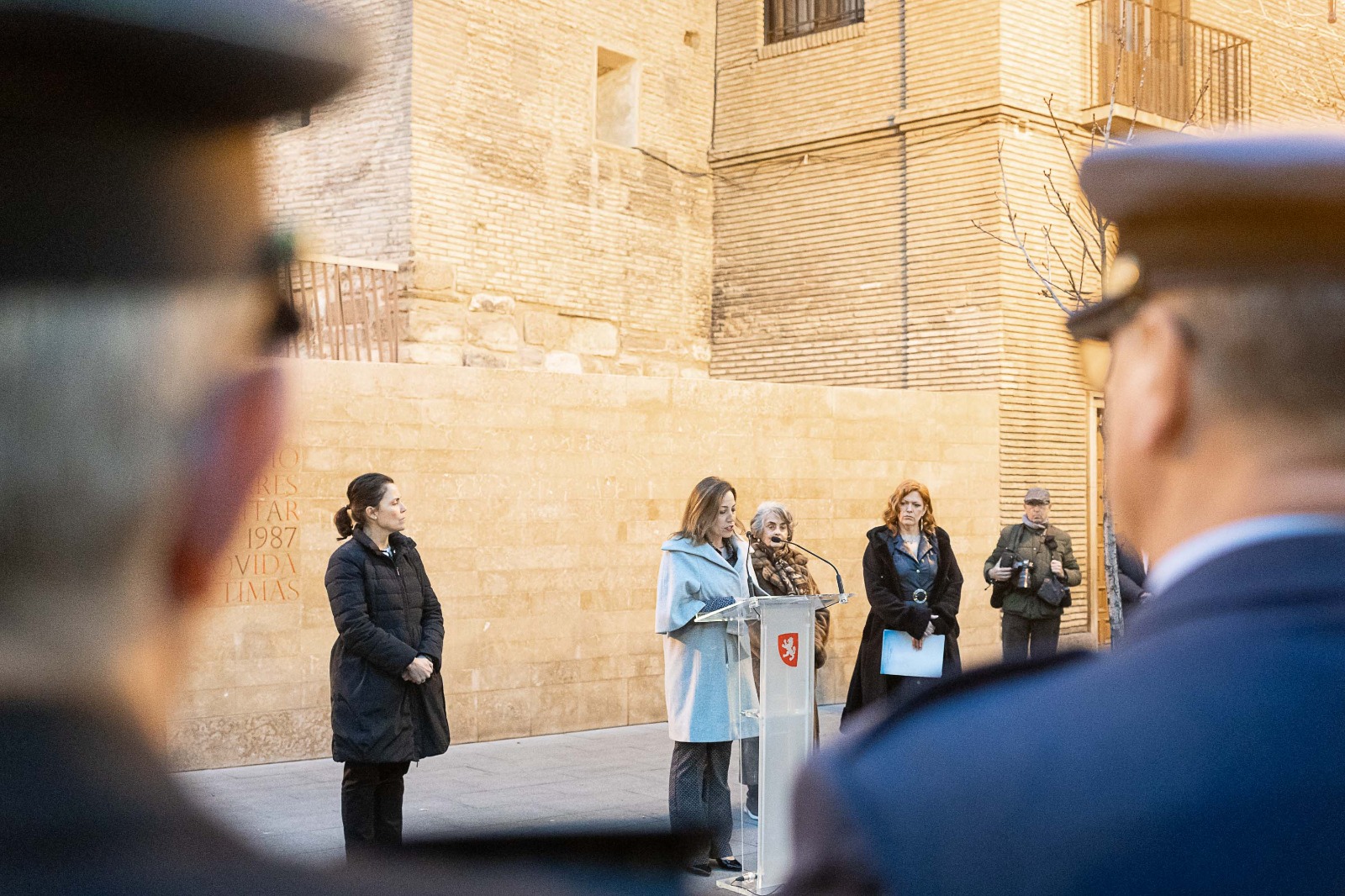 Natalia Chueca recuerda a las víctimas del atentado de San Juan de los Panetes, que 'dieron la vida para que hoy tengamos un sistema democrático pleno'. Noticia. Ayuntamiento de Zaragoza