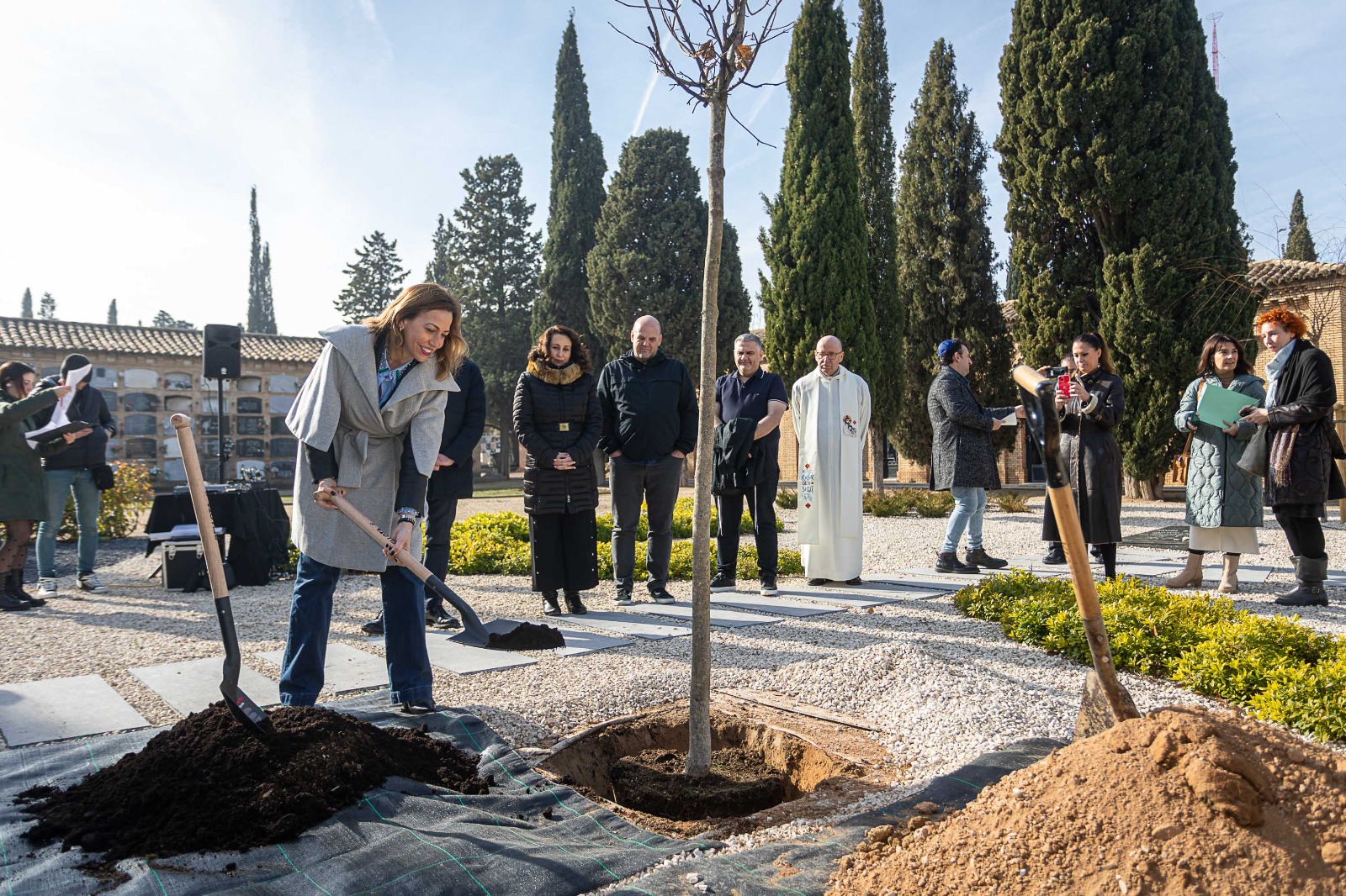 Zaragoza rinde homenaje a la figura de Ángel Sanz Briz con motivo del Día en Memoria de las Víctimas del Holocausto. Noticia. Ayuntamiento de Zaragoza