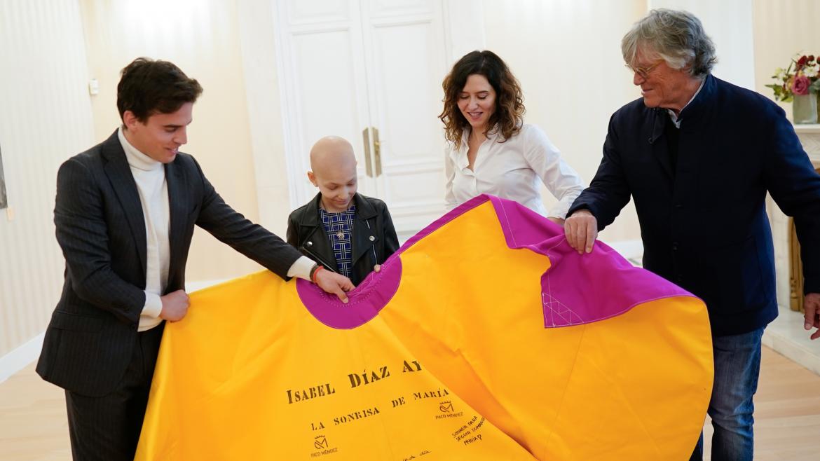 Díaz Ayuso apoya el proyecto solidario La sonrisa de María que investiga en el Hospital público Niño Jesús el sarcoma de Ewing