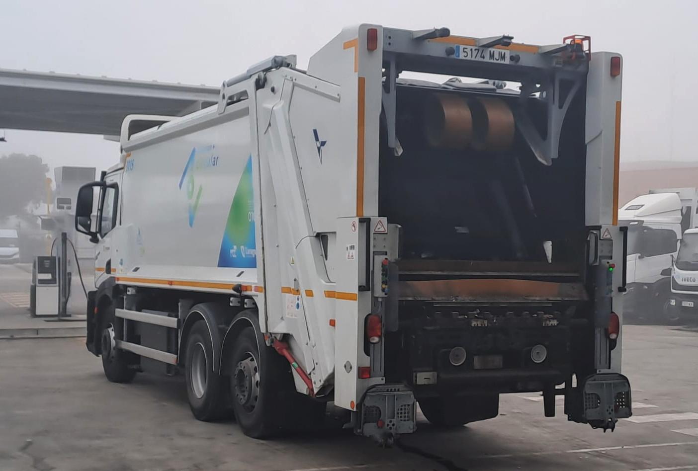El Ayuntamiento sustituirá más de 5.000 cubos de recogida de basura de comunidades a partir del lunes. Noticia. Ayuntamiento de Zaragoza