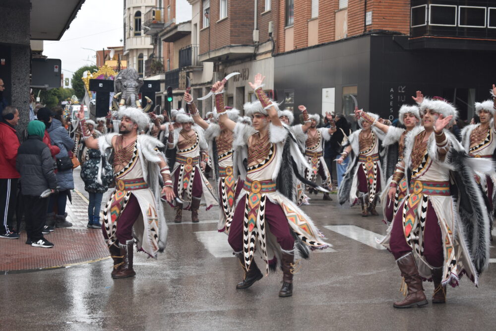 El Burleta, Euphoria Dance y Los Traviesos, ganadores de las distintas categorías en el Desfile Concurso Regional de Carrozas y Comparsas en Quintanar de la Orden