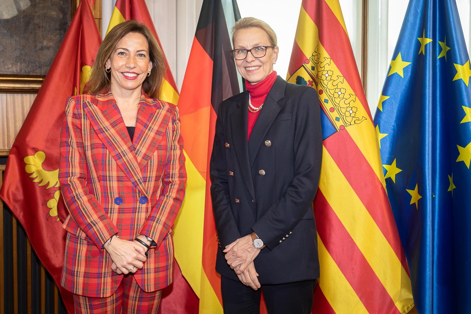La alcaldesa, Natalia Chueca, se reúne con la embajadora de Alemania en España. Noticia. Ayuntamiento de Zaragoza