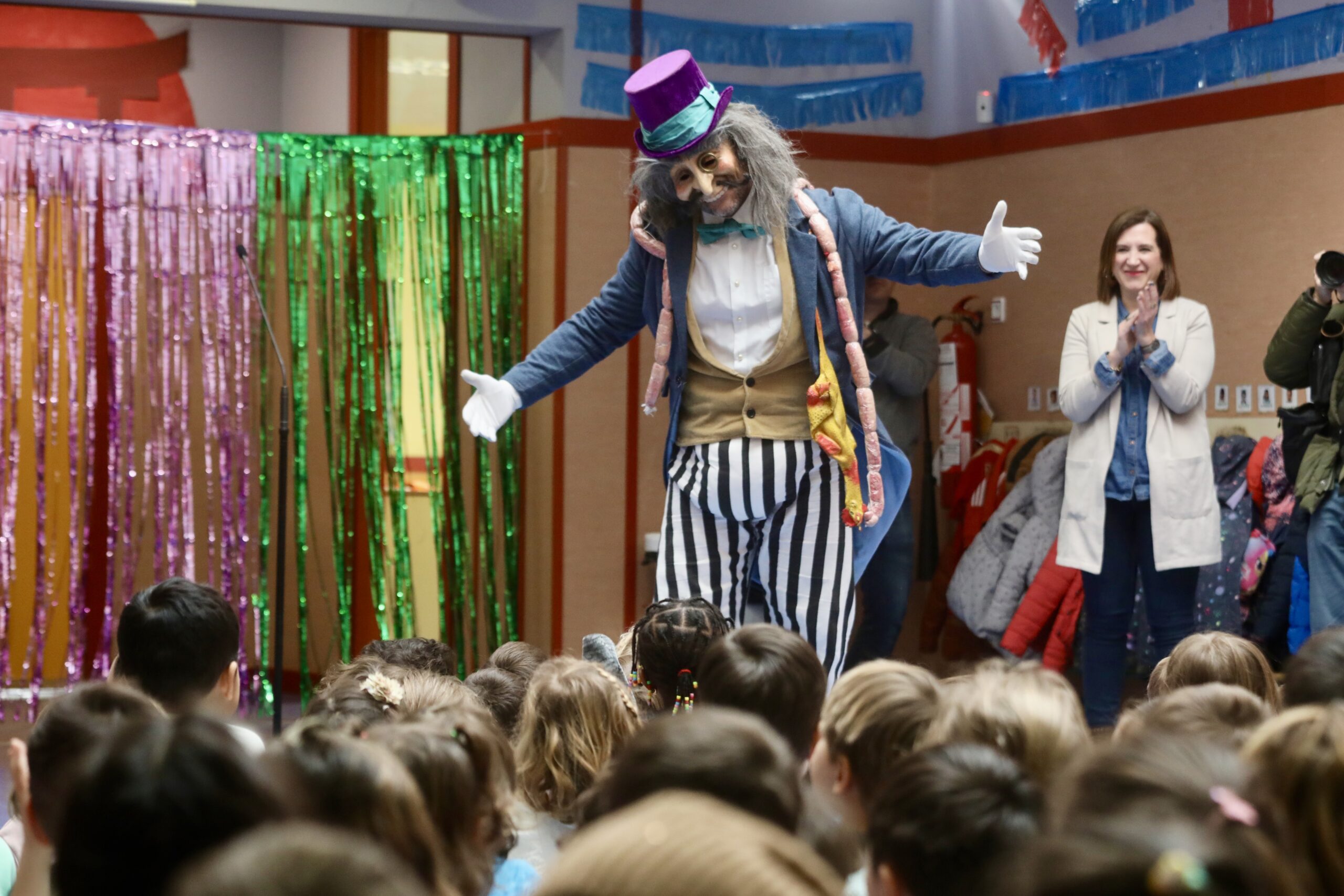 Los colegios celebran el Carnaval en las aulas con distintas actividades para profundizar en sus orígenes y personajes tradicionales. Noticia. Ayuntamiento de Zaragoza