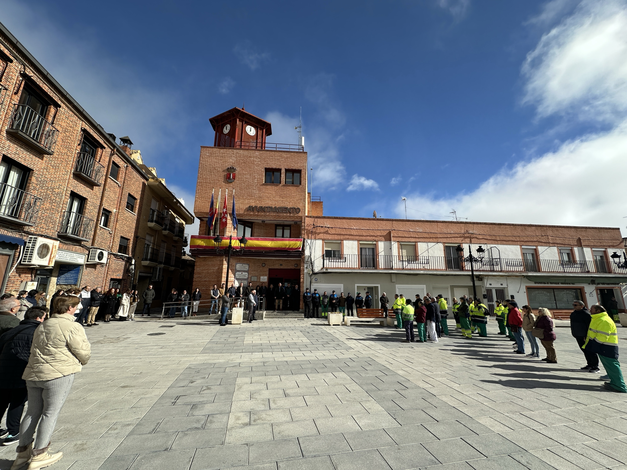 Minuto de silencio en Humanes por la trágica muerte en acto de servicio de dos guardias civiles en Barbate (Cádiz)