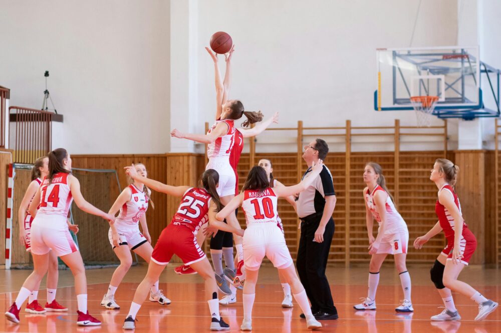 La Federación de Baloncesto de Castilla - La Mancha oferta cursos de árbitro y auxiliar de mesa